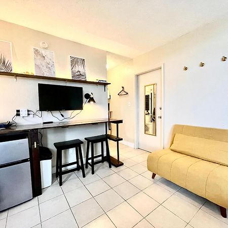 Sunset Studio Daytona Beachfront Bagian luar foto