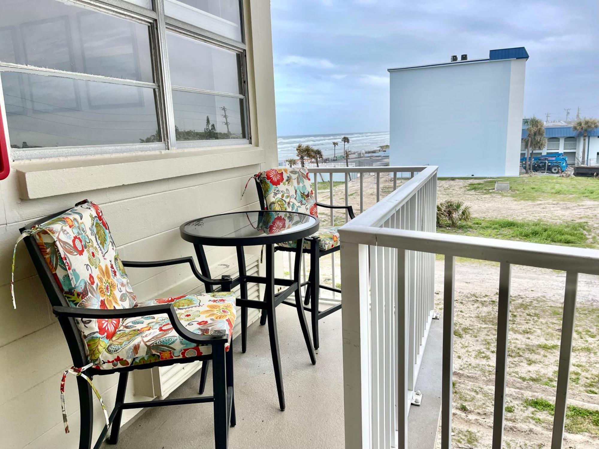 Sunset Studio Daytona Beachfront Bagian luar foto