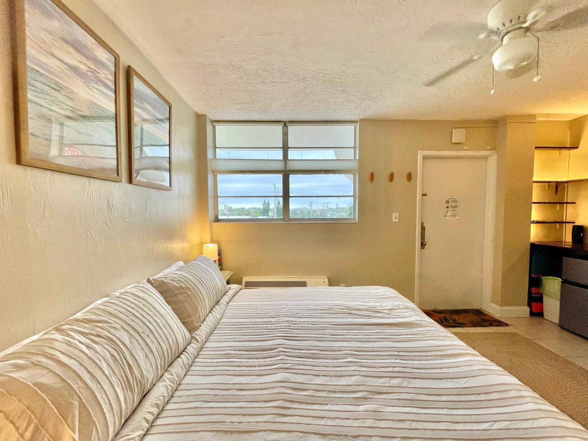 Sunset Studio Daytona Beachfront Bagian luar foto